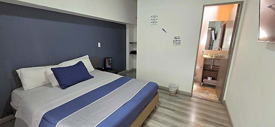Stay Blue Hotel