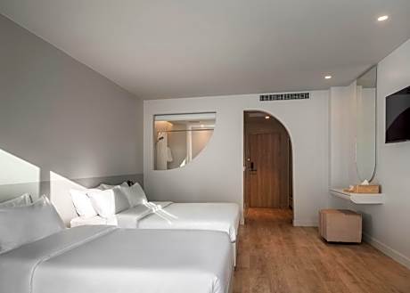 Superior Triple Room