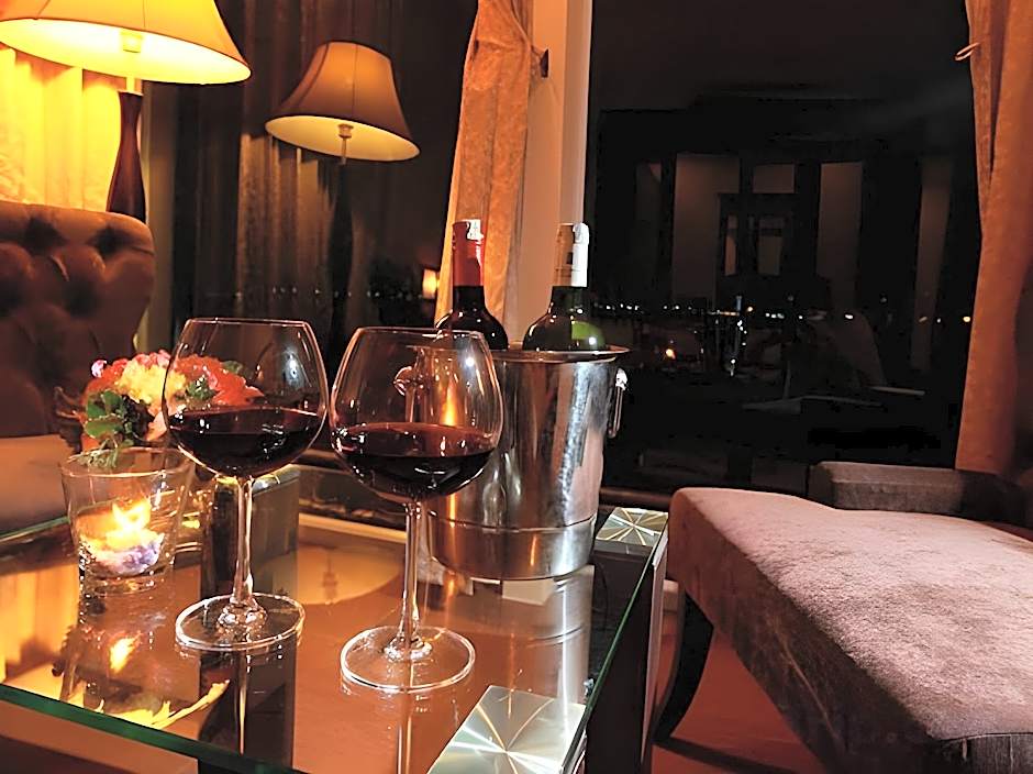 Seasons Riverside Hotel