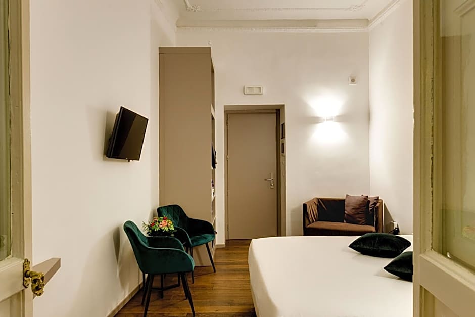 Piazza Farnese Luxury Suites
