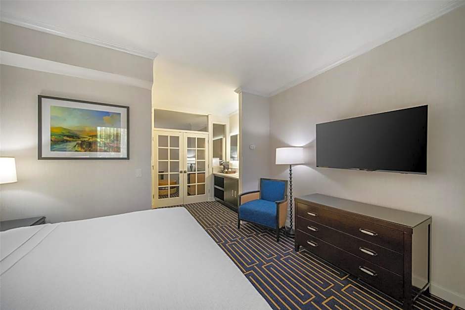 Best Western Plus Palm Court Hotel