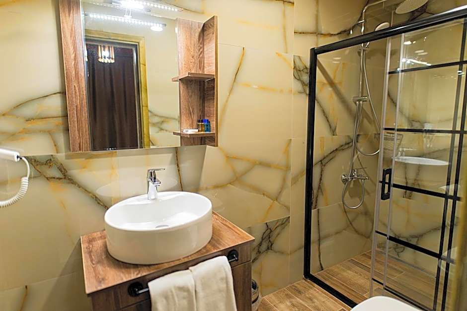 Uçhisar Premium