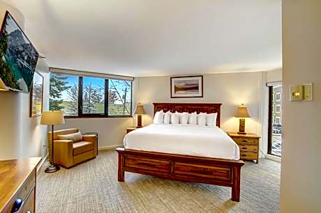 2 Bedroom Condominium with Spa