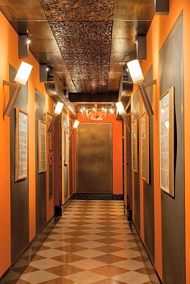 Hotel Saturnia & International