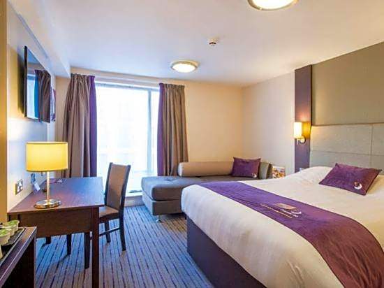 Premier Inn St Albans City Centre Hotel