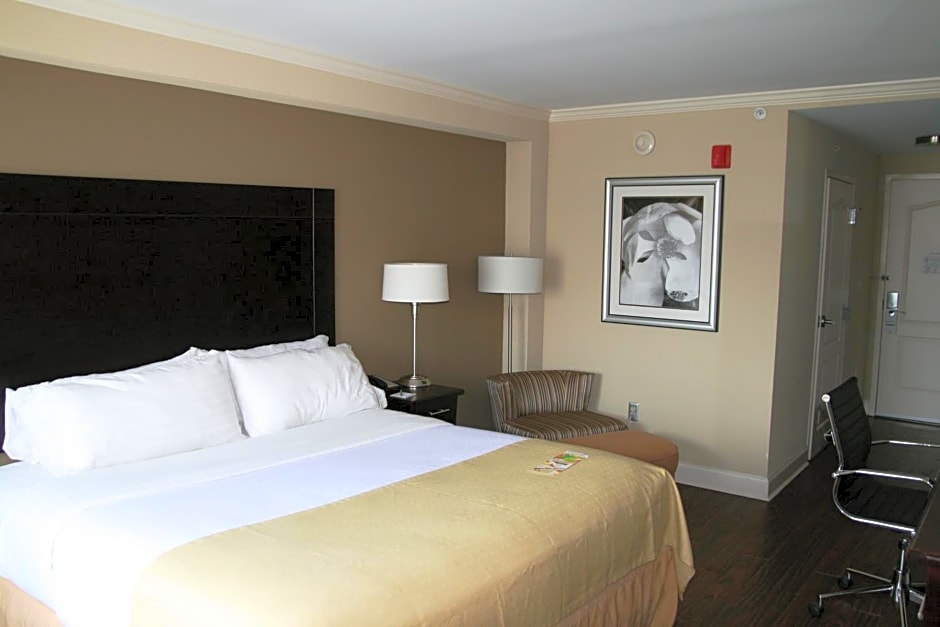 Holiday Inn Macon North By IHG