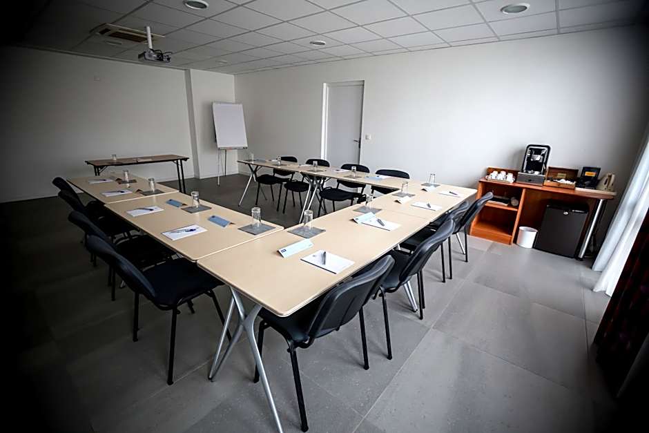 Kyriad Clermont Ferrand Sud - La Pardieu