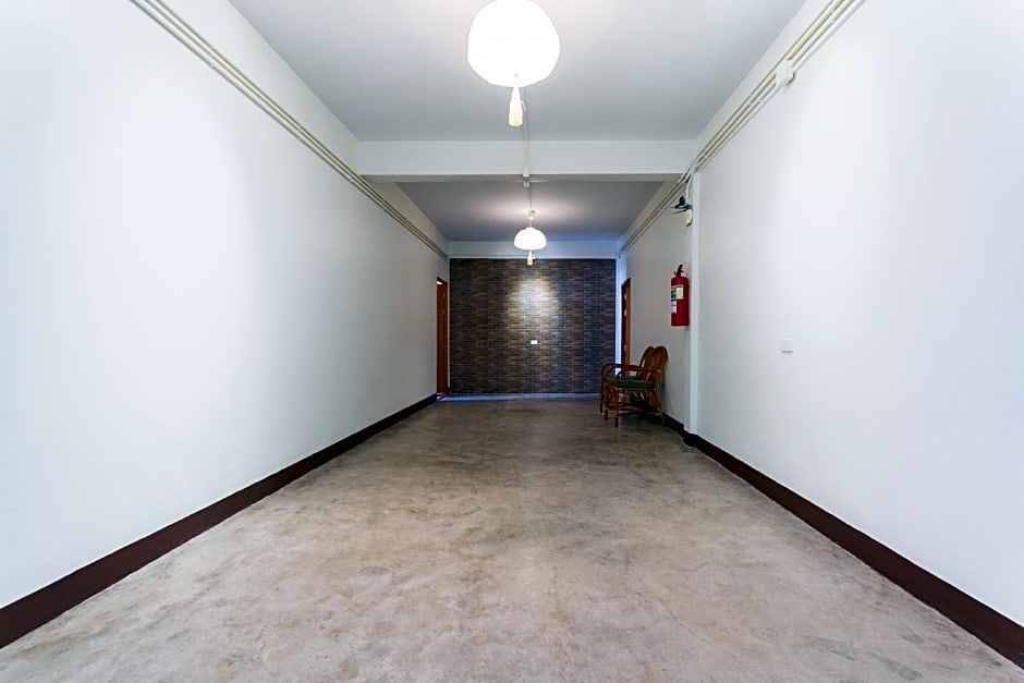 OYO 1118 K L Boutique Hotel