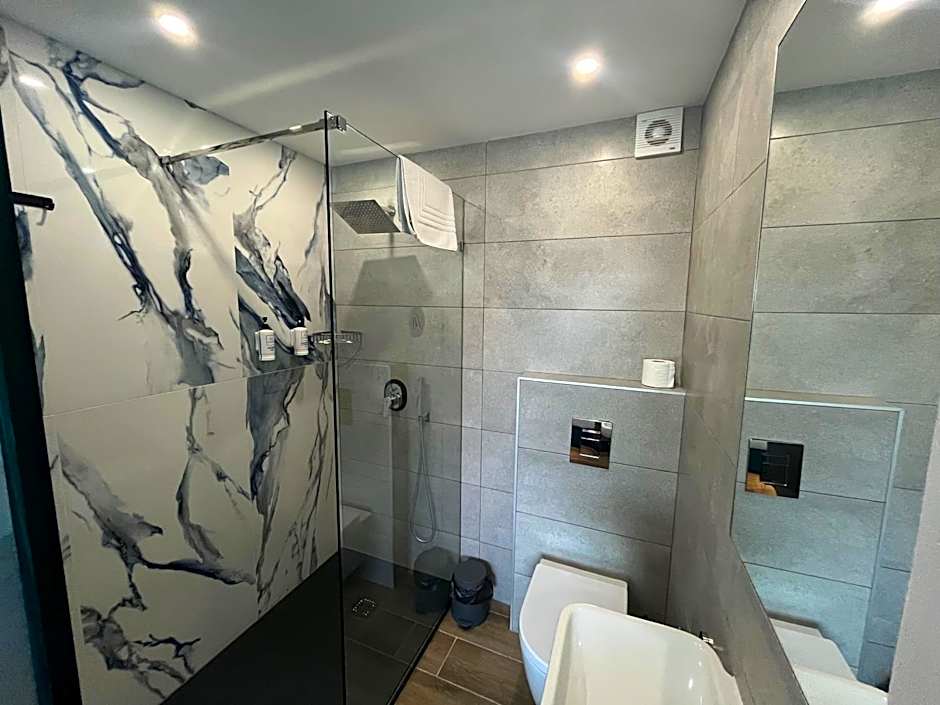 Blu Waters Boutique Hotel