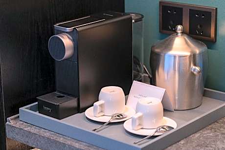 Ambassador Suite, Club lounge access, 1 Bedroom Suite, 1 King