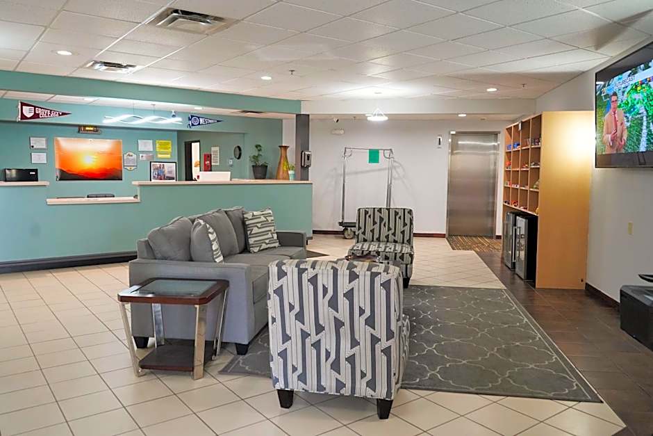 Super 8 by Wyndham Grove City
