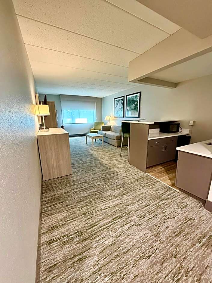 Best Western Plus Kelly Inn