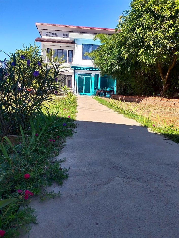 Vangvieng Dokchampa Resort