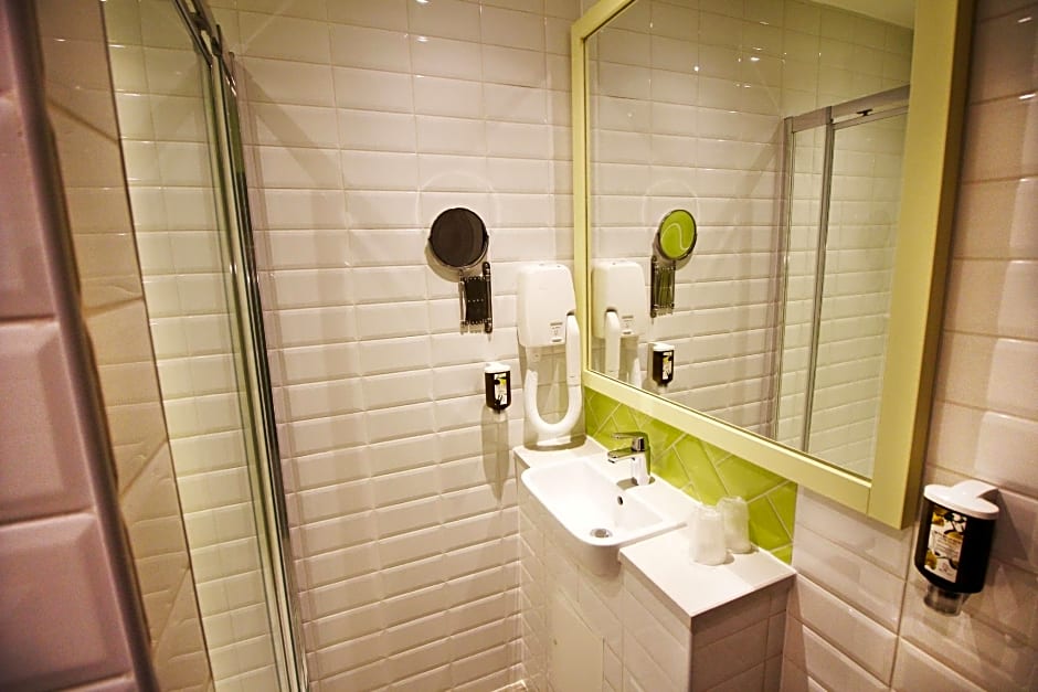 Best Western Plus London Wembley Hotel