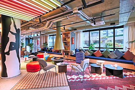 Moxy Annecy