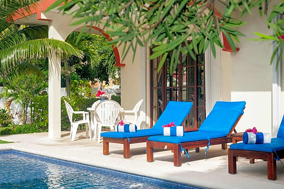 Casa Anita - Relaxing Home Steps from the Puerto Morelos Beach