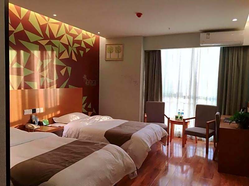 Vatica Jieshou City New Passenger Transport Center Hotel