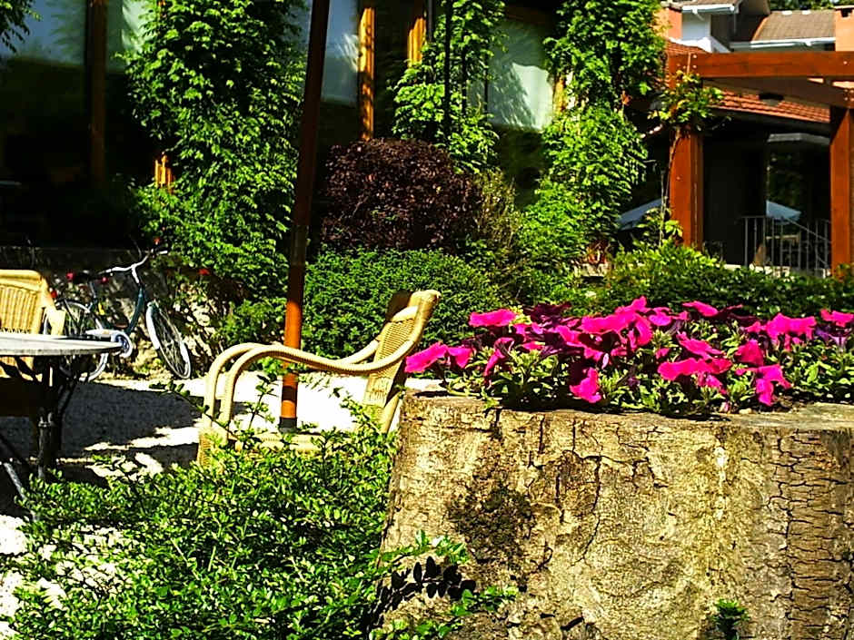 Churrut Hotel