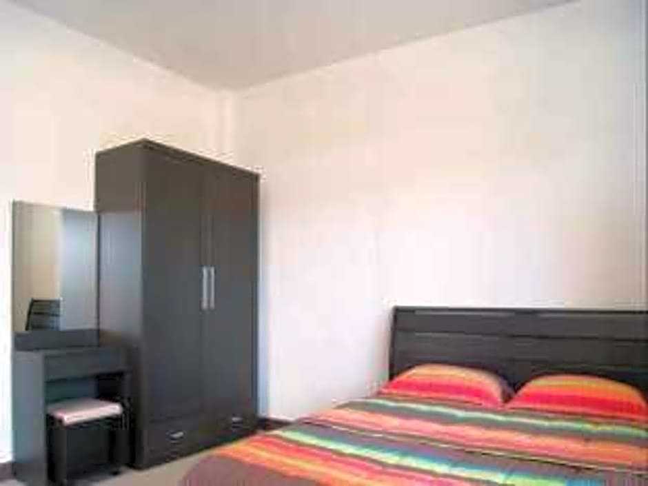 Suporn Lakeview Serviced Apartment & Homestay