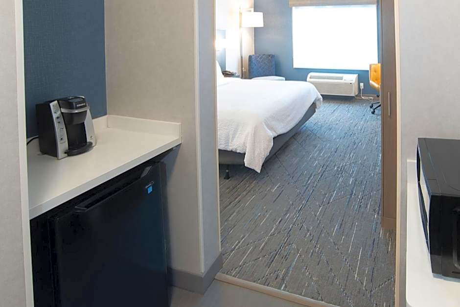 Holiday Inn Express And Suites Moose Jaw By IHG