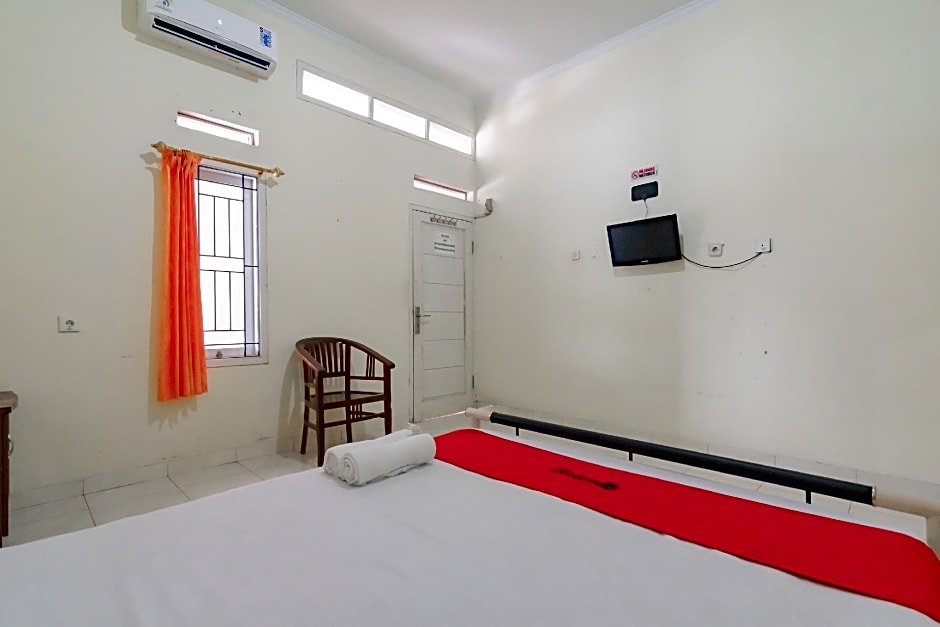 RedDoorz Syariah near Tugu Pandanwangi Cianjur