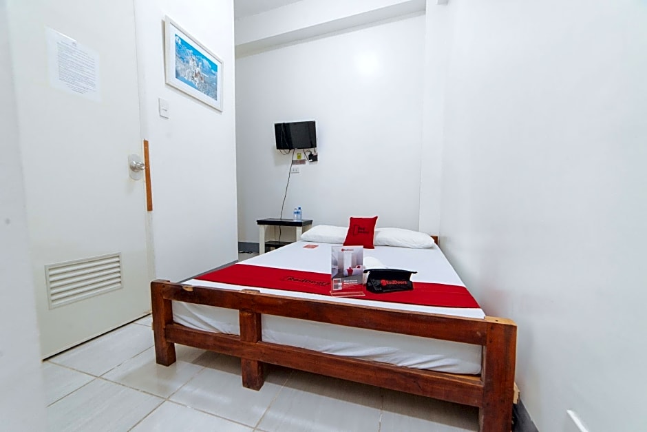 RedDoorz @ Plaza Jaro Iloilo
