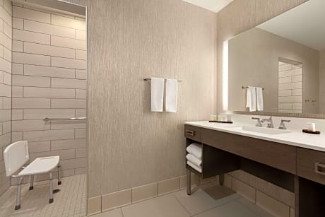 1 King Hearing Mobility Accessible Roll in Shower 2 Room Suite