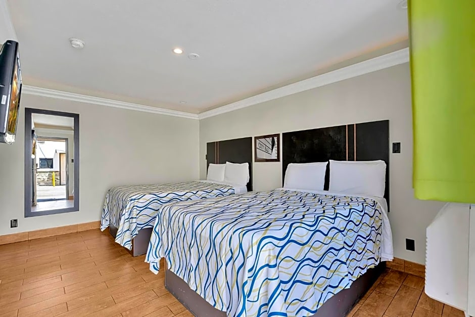 Mid City Inn