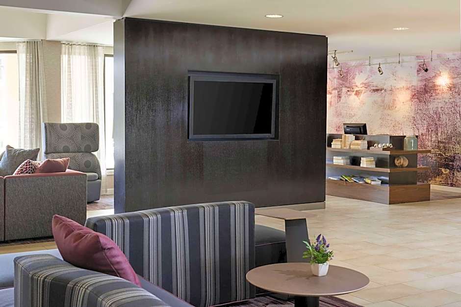 Sonesta Select Milwaukee Brookfield