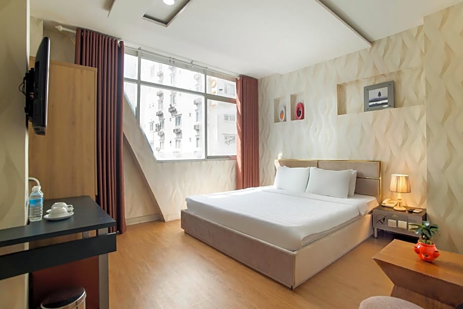 Saigon Charm Hotel
