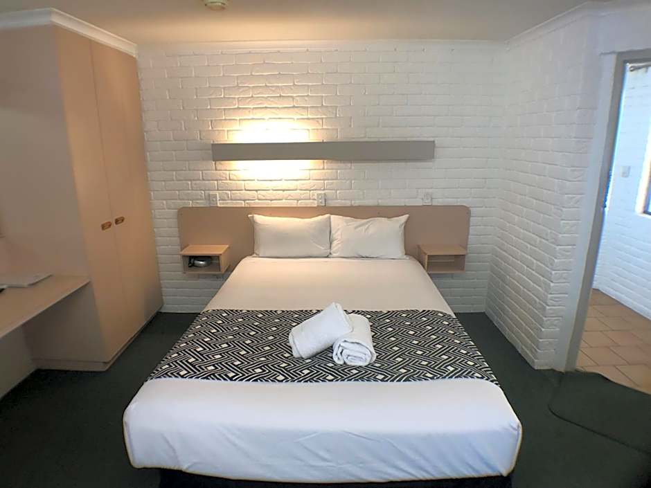 Jacaranda Place Motor Inn