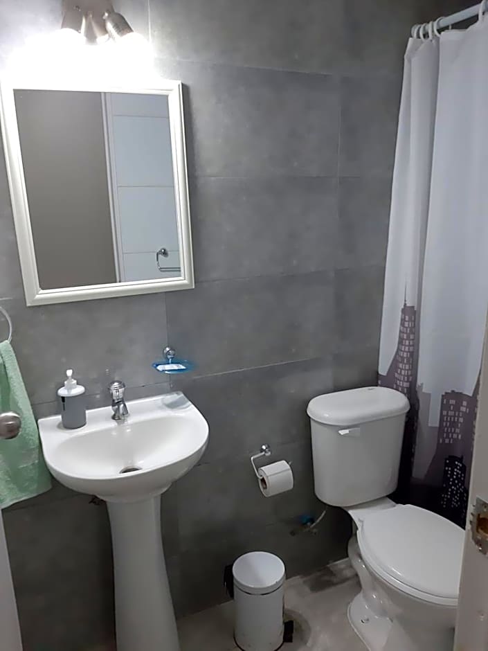 Foto 1 von 4 von Single Room with Private Bathroom