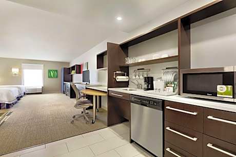 2Queen Hearing Accessible Studio Suite Nosmok