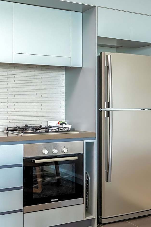 Oaks Redcliffe Mon Komo Suites