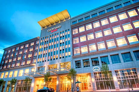 Courtyard by Marriott Greenville Downtown