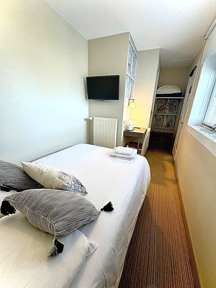 Photo 1 of 4 of 1 Twin Bed