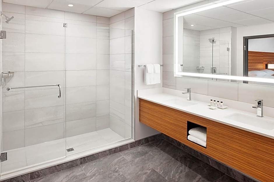 Delta Hotels by Marriott Grande Prairie Airport