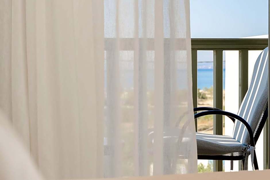 Melidron Hotel & Suites