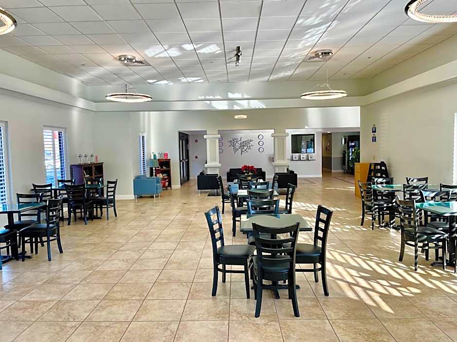 Days Inn & Suites by Wyndham Lakeland