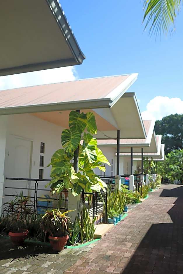 Ice Bear Bar & Tourist Inn