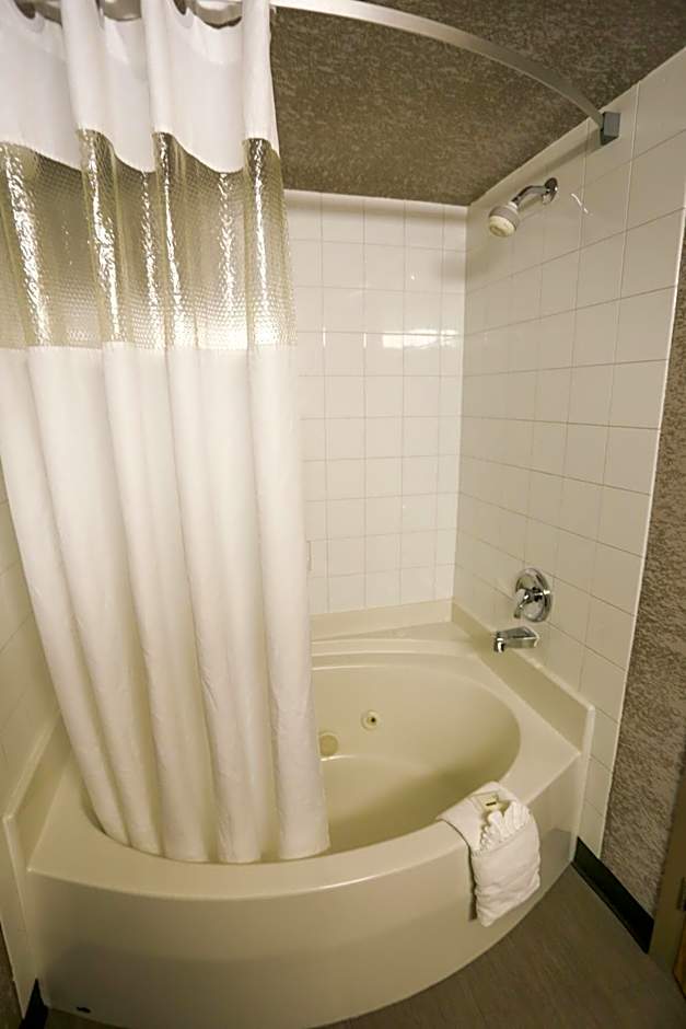 Days Inn by Wyndham Calgary Airport