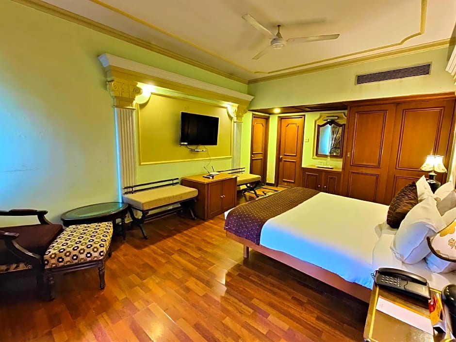 Hotel Tuli International