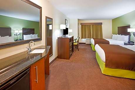 Deluxe Queen Room - Mobility Access/Non-Smoking