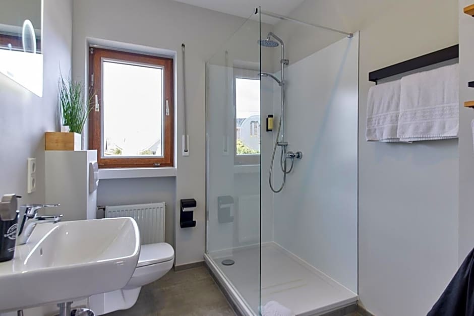 Moselhotel Weinhaus Simon `Sauna`Restaurant`ELadesäule