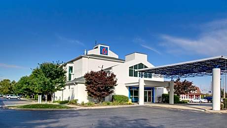 Motel 6-Springfield, IL