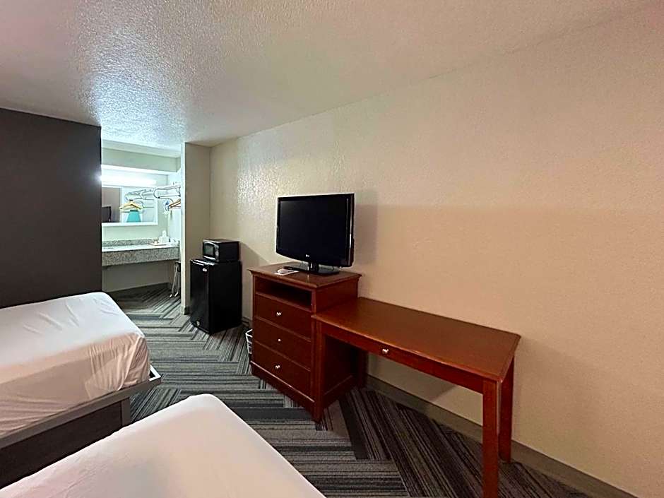 Motel 6 Ada OK
