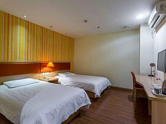Home Inn (Guangzhou Tianpingjia Metro Station)