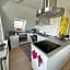 Apartment Ruhetgaard Bed & kitchen