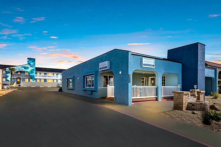 Pacific Coast Roadhouse Hotel