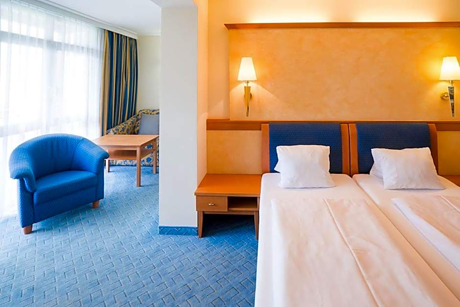 Hotel Locker & Legere